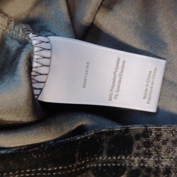 Andrea Jovine Tone on Tone Velour Top NWT - Picture 6 of 7